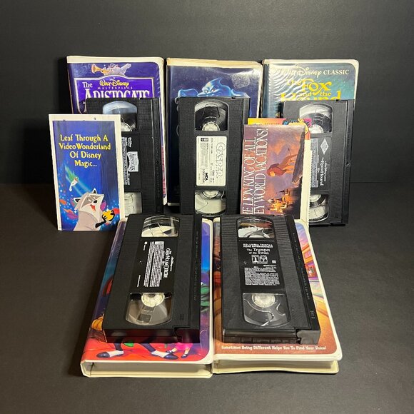 Lot of 5 Disney VHS Animated Movies Aristocats, Casper, Fox & the Hound, Trumpet - Picture 7 of 8